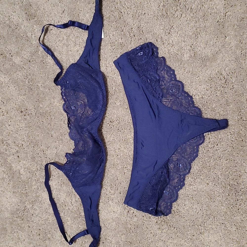 Adore Me blue lace set - 36B /L